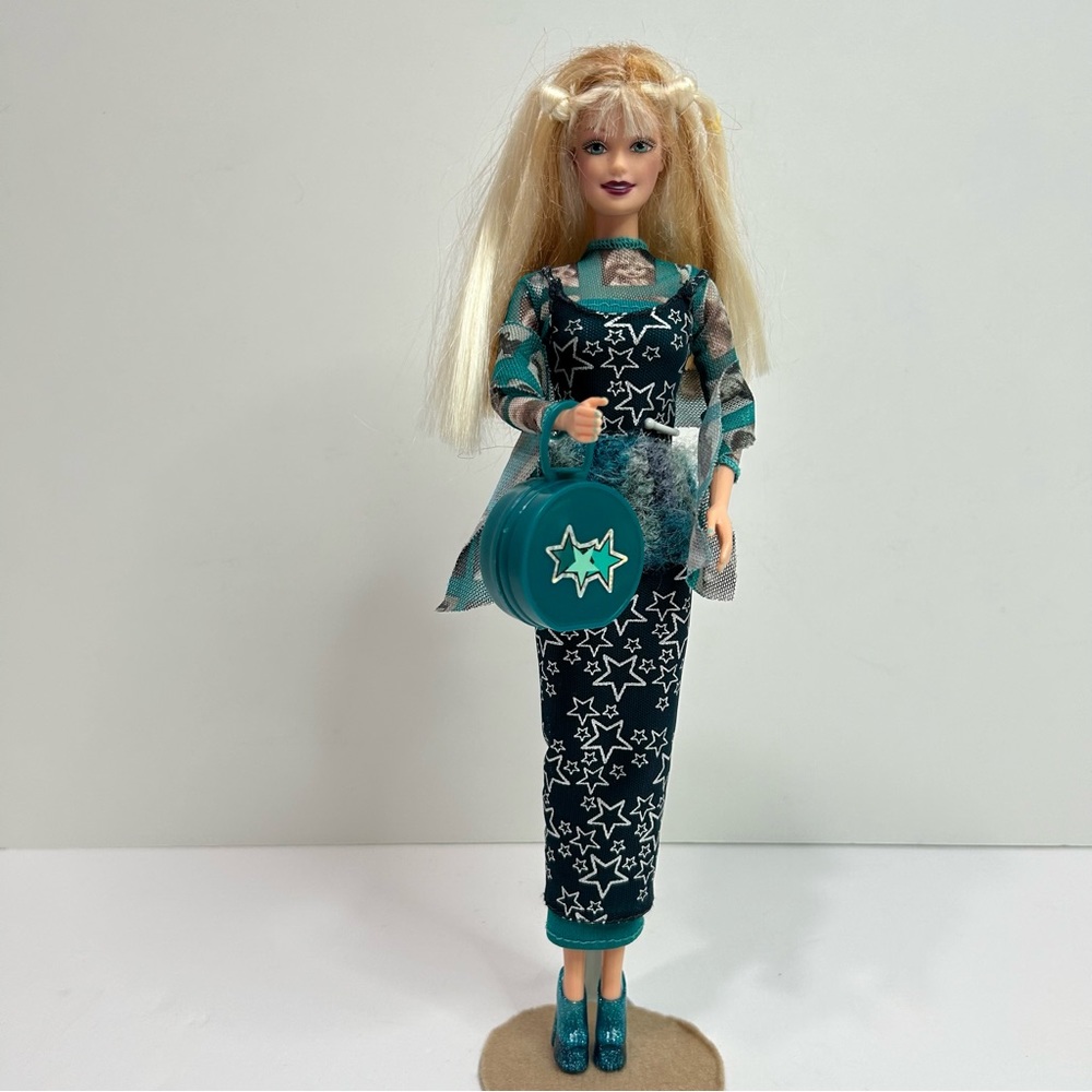 1999 Hollywood Nails Barbie Doll